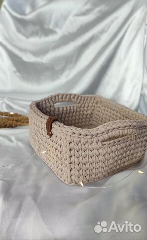 Корзинка из трикотажной пряжи с ручками