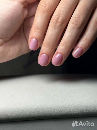 Модель на маникюр