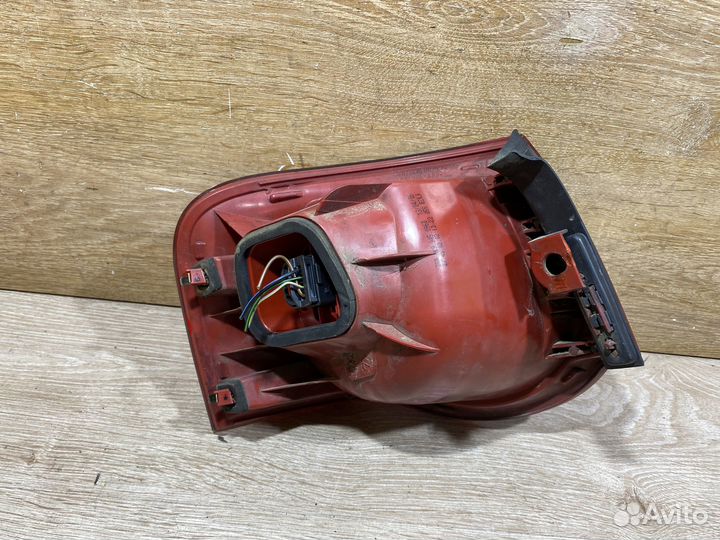 Фонарь задний правый VW Passat B6 Арт. 111590