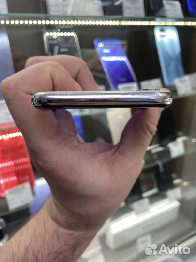iPhone X, 64 ГБ