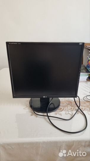 Монитор 19 дюймов LG
