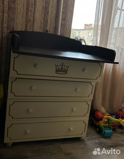 Детская кроватка с пеленальным комодом