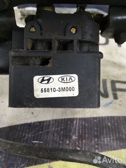 Блок клапанов пневмоподвески Hyundai Equus 2 3.8