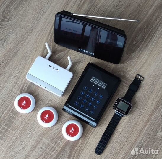 Кнопка вызова официанта с часами, табло, усилитель