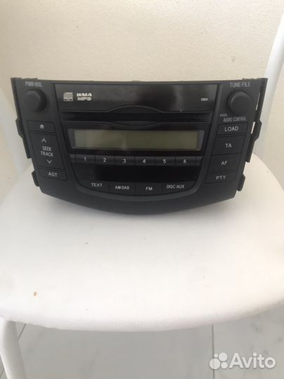 Штатное головное устройство на toyota rav4 2011