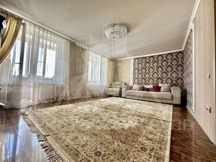 3-к. квартира, 108 м², 4/5 эт.