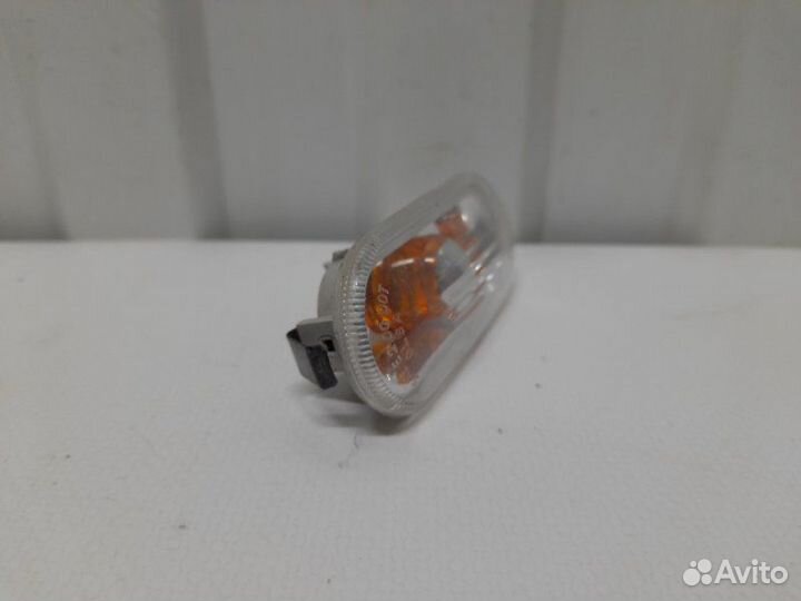 Повторитель на крыло Volkswagen Polo 614 1.6 cwva