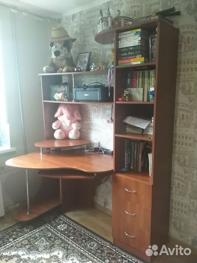 Компьютерный стол б/у с полками