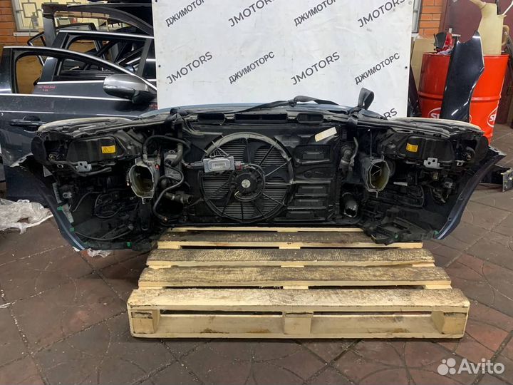 Передняя часть Volvo V40 Вольво V40 2012-2016