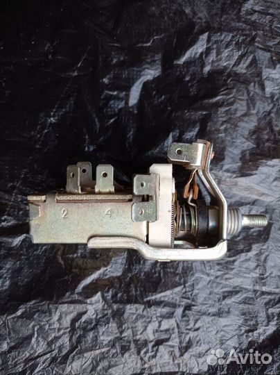 Переключатель света (41.3709, 411.3709, 53.3709)