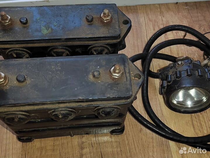 Фонарь шахтерский с аккумуляторами