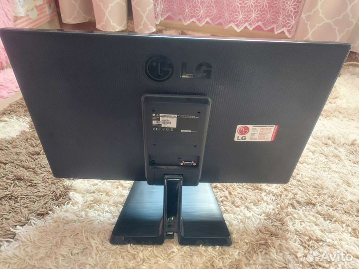 Монитор LG flatron E2242C (BNA)