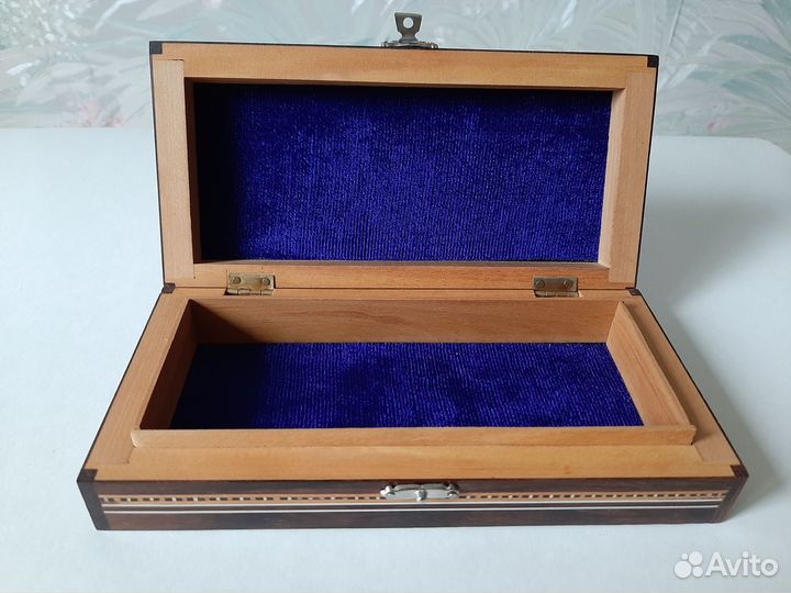 Шкатулки музыкальные и из сандалового дерева