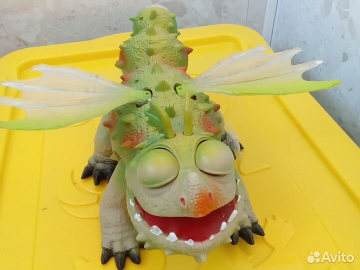 Дракон из мультфильма 