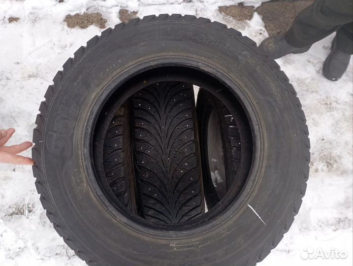 Sava Eskimo Stud 215/65 R16 98T