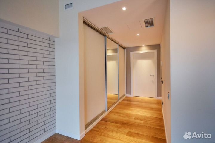 Шкаф зеркальный купе