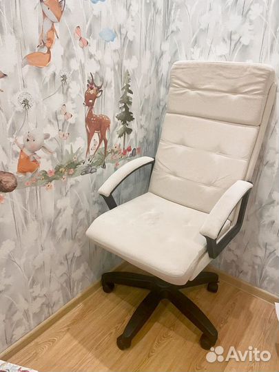 Компьютерное кресло в отличном состоянии