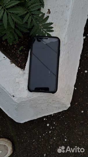 Телефон iPhone хр