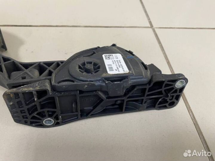 Педаль газа Ford Focus 3 2011