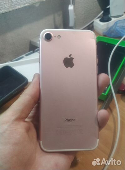 iPhone 7, 32 ГБ