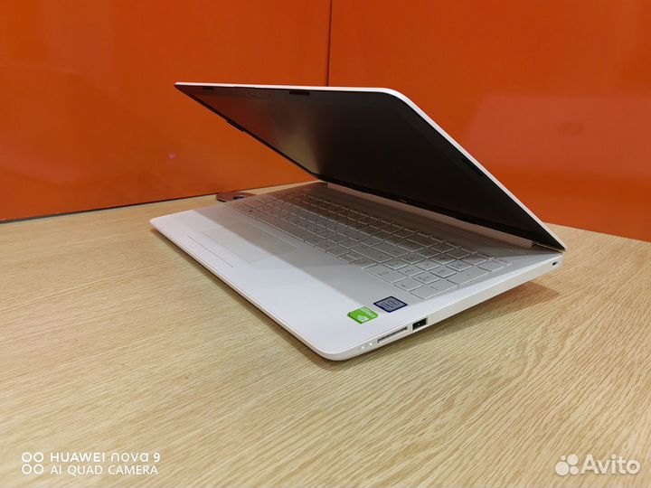 Белоснежный, мощный ноутбук HP