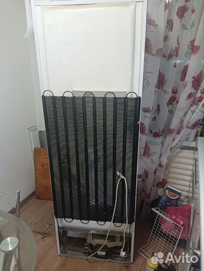 Ремонт бытовых холодильников / мастер по ремонту