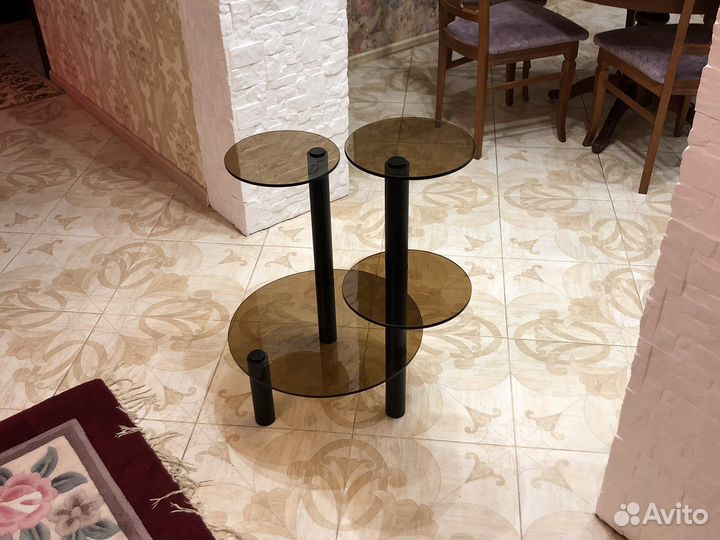 Подставка под цветы стеклчнная