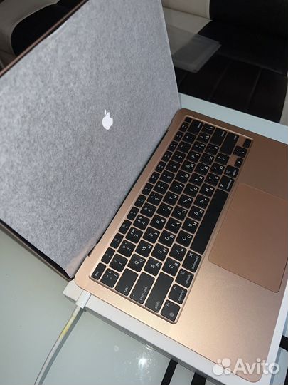 Apple MacBook Air 13 2020 m1 8gb 256 A2337