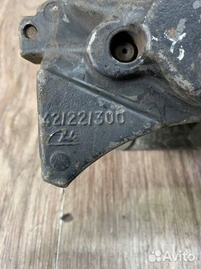 Тормозной суппорт задний правый Mercedes S-Class