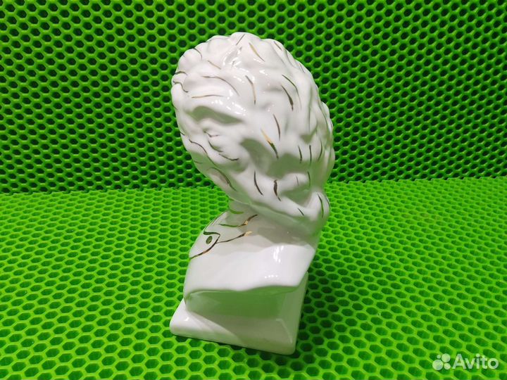 Фарфоровая статуэтка Петр 1