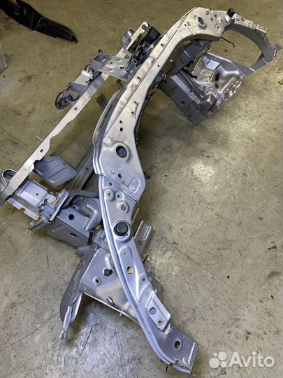 Телевизор (рамка радиатора) Mitsubishi Outlander X