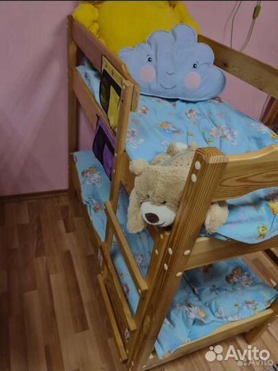 Детскаядвухъярусная кровать из массива с матрасами
