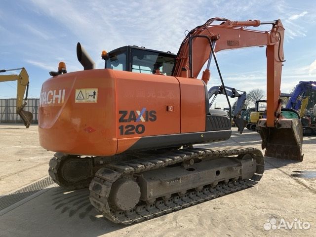 Гусеничный экскаватор Hitachi ZX120, 2017