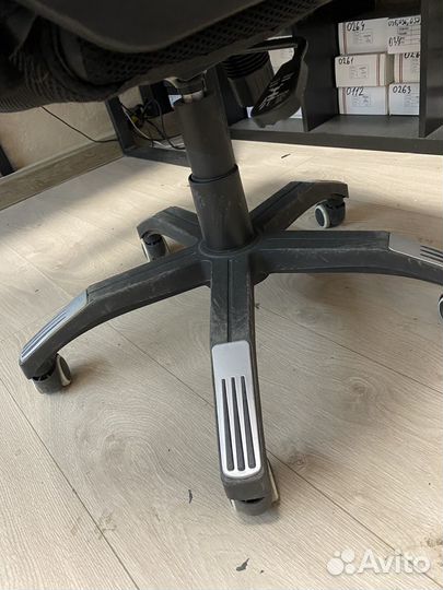 Офисное кожаное кресло руководителя