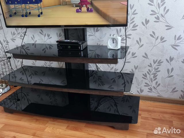 Стеклянная тумба