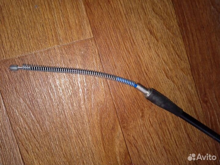 Трос стояночного тормоза