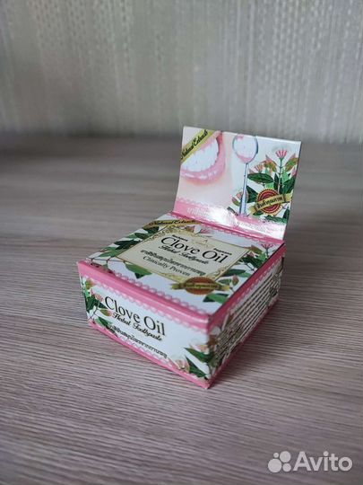 Зубная паста отбеливающая с гвоздикой Тайланд