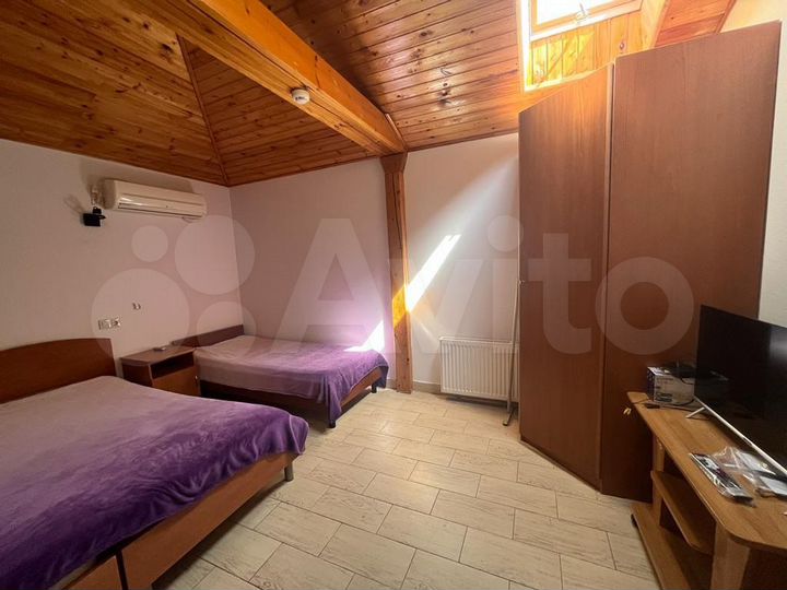 2-к. квартира, 40 м², 3/3 эт.