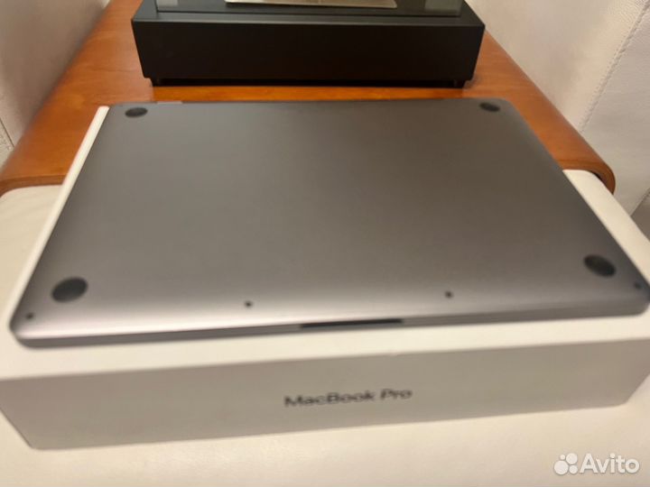 Apple Macbook pro 13 2017 8Gb / 128 Gb SSD