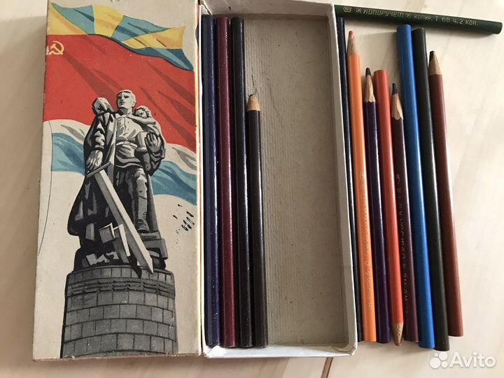 Кисти худож.N1,2,8,карандаши СССР и др
