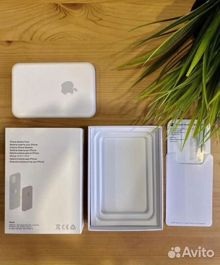 Повербанк apple