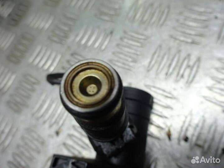 Форсунка топливная Peugeot 106 1994 01F005A28821