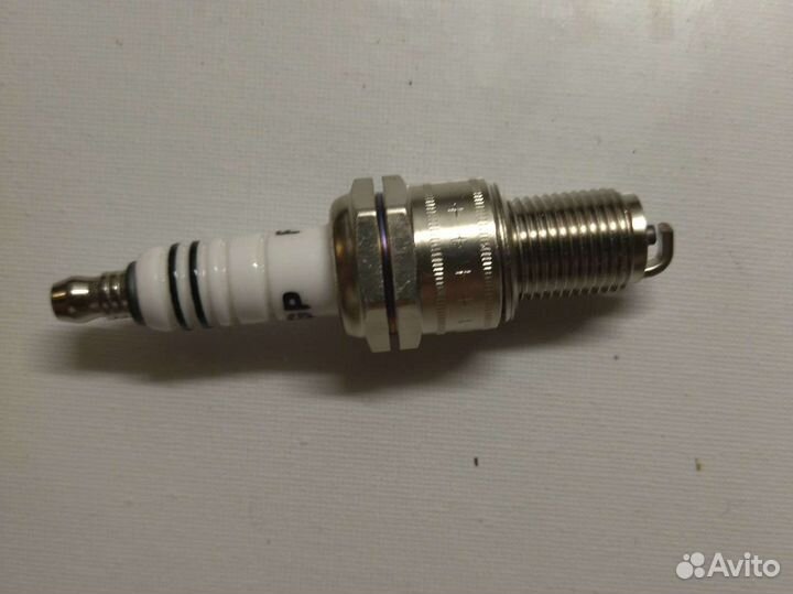 Свеча зажигания F7RTC IGP