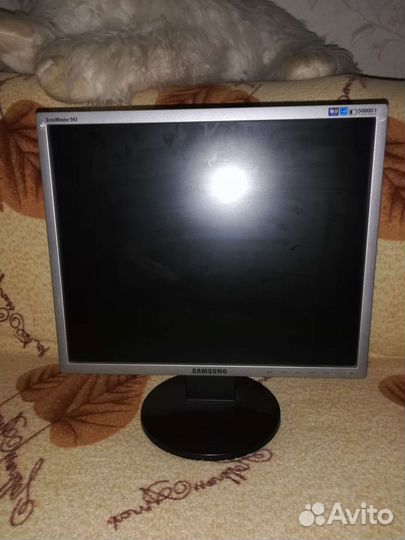 Монитор Samsung