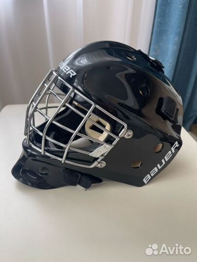 Хоккейный шлем