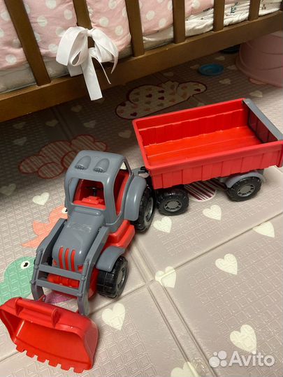 Трактор игрушки