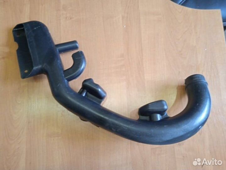 Воздухозаборник двигателя Nissan Qashqai J10