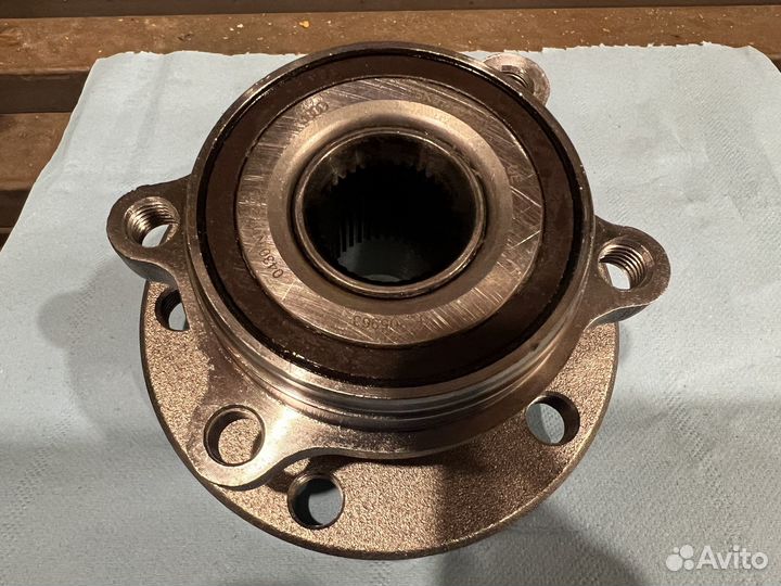 Ступица передняя в сборе с подшипником VW Tiguan