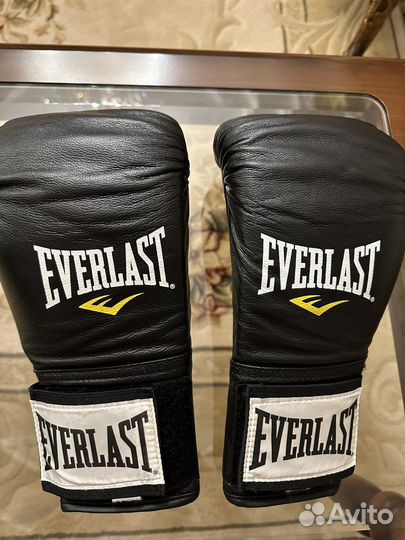 Боксерские перчатки everlast 10 oz
