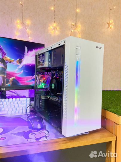Белый игровой компьютер